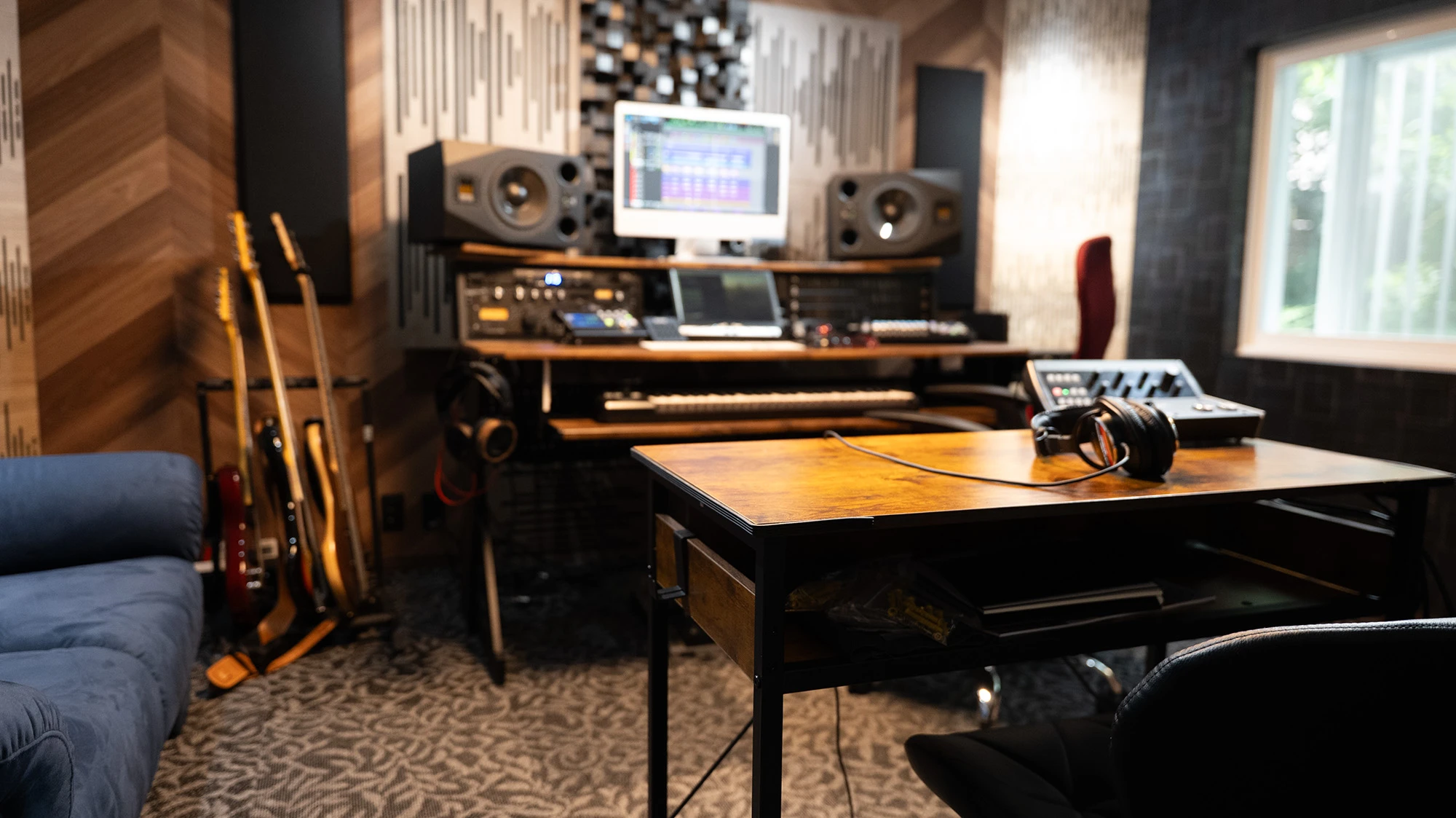 Studio gallery photo 07